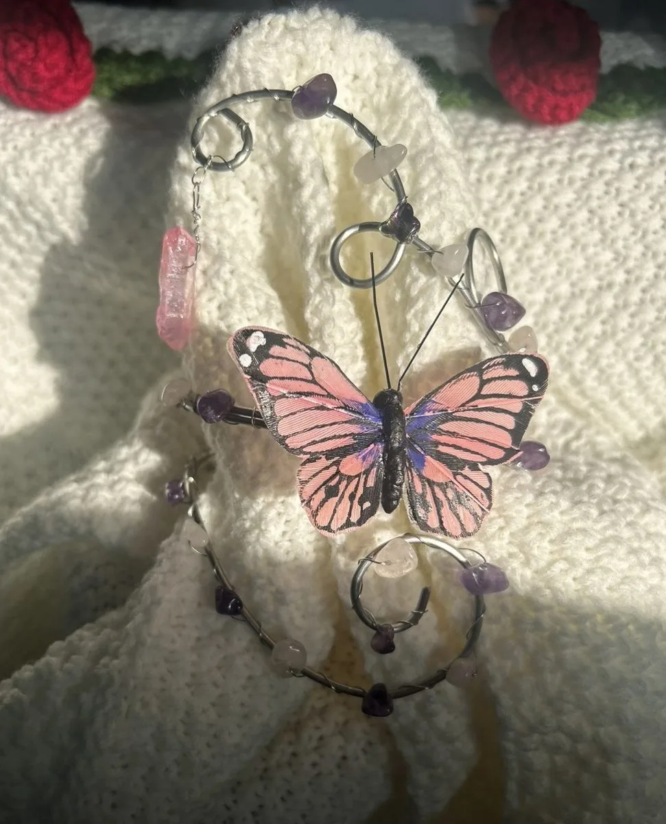 Pink butterfly and amethyst armband